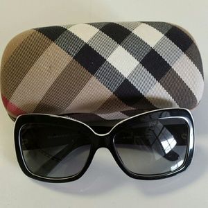 Burberry Sunglasses with hardcase